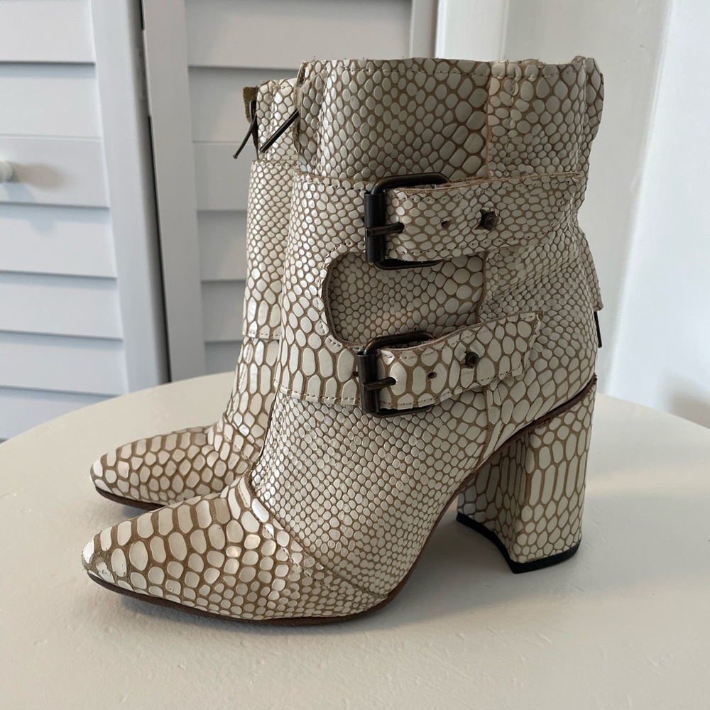 Women’s size 8 Freebird Boots